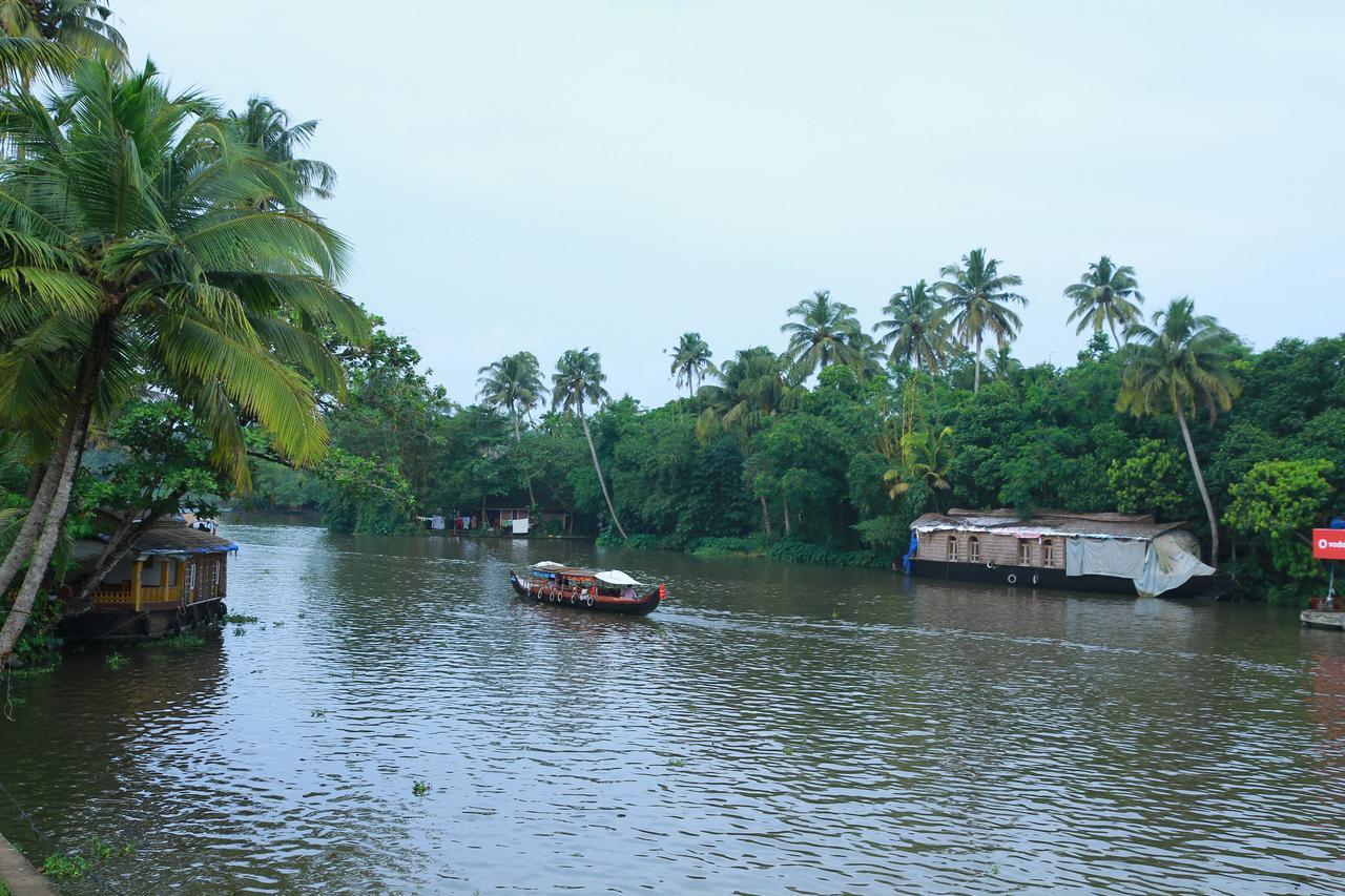 Chaandhni Lake View Hotel Alappuzha Exterior foto