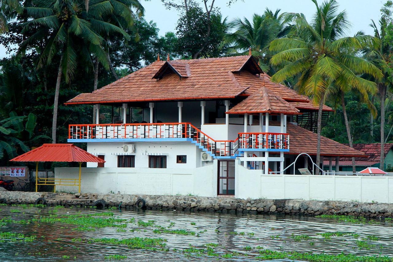 Chaandhni Lake View Hotel Alappuzha Exterior foto