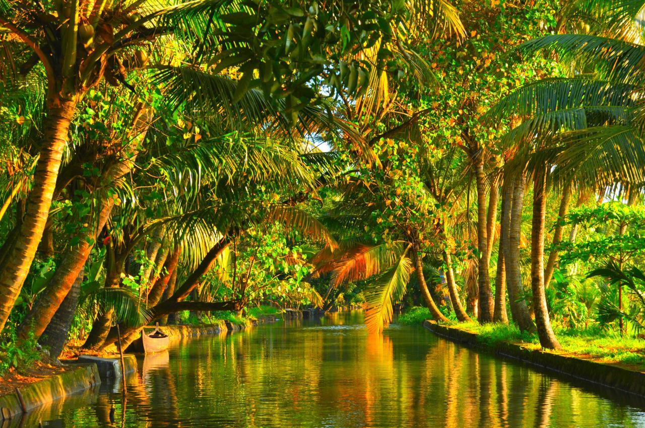 Chaandhni Lake View Hotel Alappuzha Exterior foto